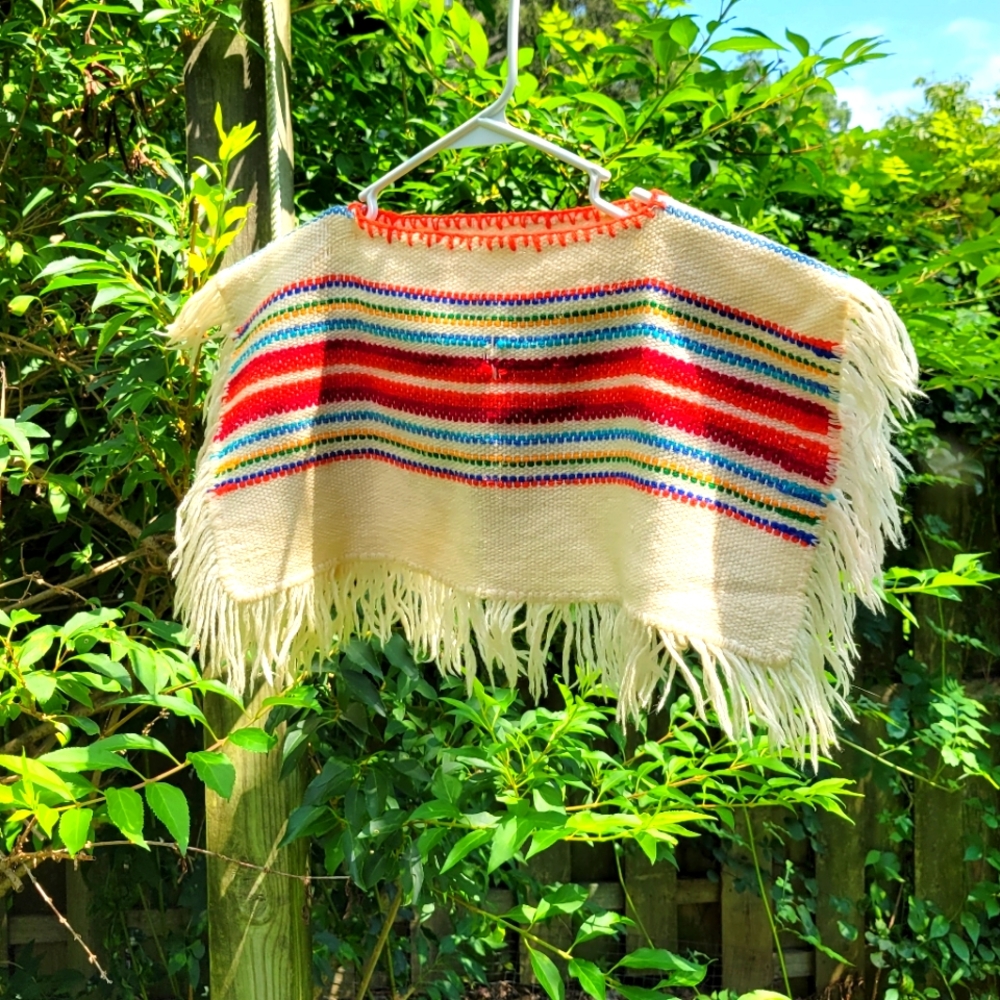 Little poncho/ yoke top